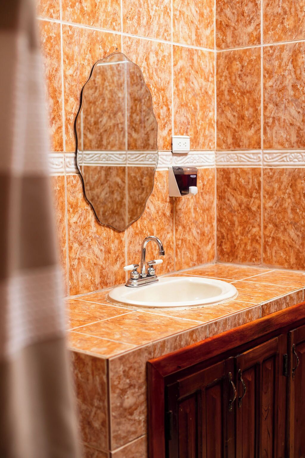 triple room | bathroom | shower, towels, soap, shampoo