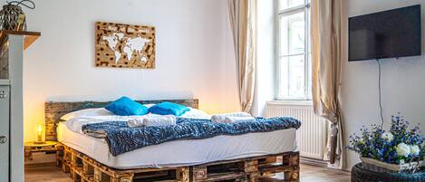 Apartment | 1 bedroom, iron/ironing board, free WiFi, bed sheets