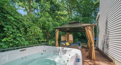 Hot Tub | Sauna | Walk Downtown | Theater | Arcade | Park Side City View