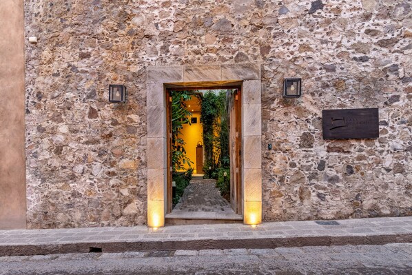 Front of property - Casa Quebrada Hotel Boutique (San Miguel de Allende)