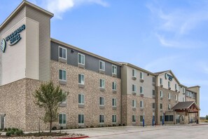 Exterior - WoodSpring Suites North Ft Worth Alliance TX Speedway (Fort Worth)