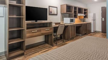 Rom, 1 queensize-seng, tilgjengelighetstilpasset, ikke-røyk | Eget tekjøkken | Kjøleskap, mikrobølgeovn og kokeplater