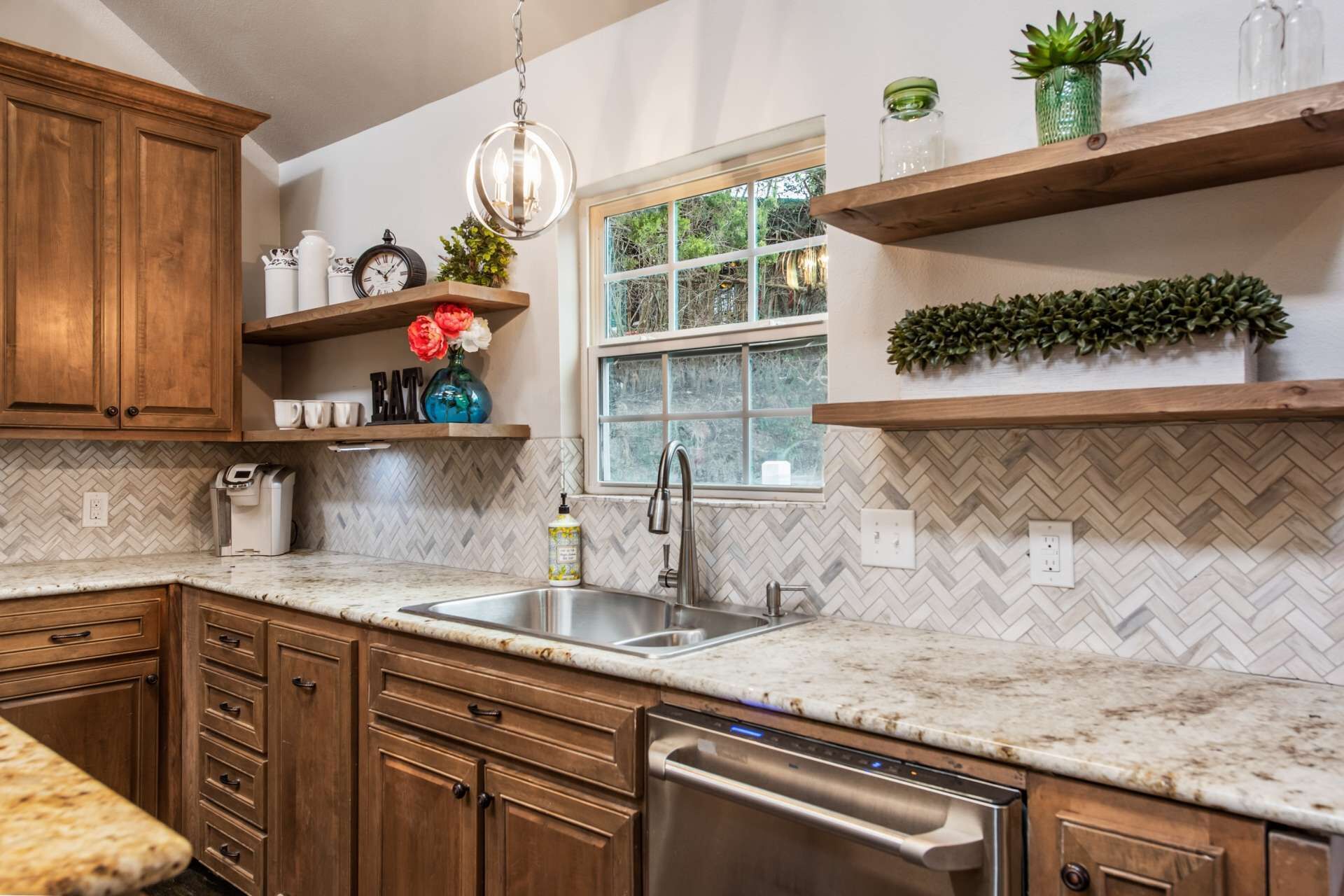 Kühlschrank, Mikrowelle, Geschirrspüler