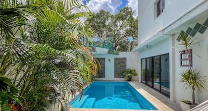 Studio Tortugas with outdoor pool, grill, palapa, mezzanine floor. Kids welcome