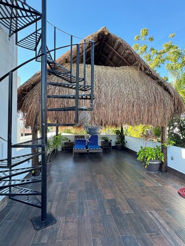 Studio Tortugas with outdoor pool, grill, palapa, mezzanine floor. Kids welcome