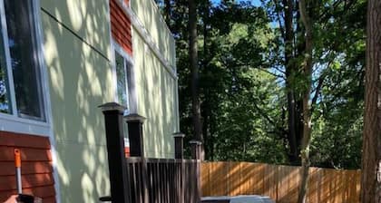 Upscale Modern Private Cottage