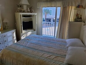 3 bedrooms, iron/ironing board, Internet - Pelicans Watch 110, Oceanview 3 Bedroom (Myrtle Beach)