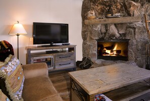 TV, fireplace