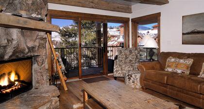 Epic Location! True Ski-In/Ski-Out Access. Corner Condo close to everything