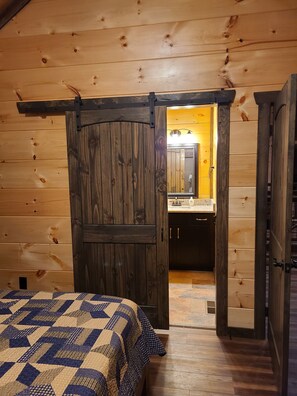 3 bedrooms, iron/ironing board, travel cot, WiFi