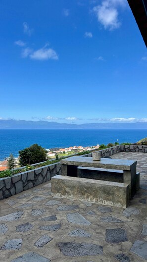 Outdoor dining - Casa Rosa Chá  Pico (Açores - Ilha do Pico)