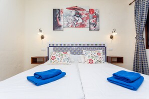 1 chambre, fer et planche Ă repasser, Wi-Fi gratuit, draps fournis