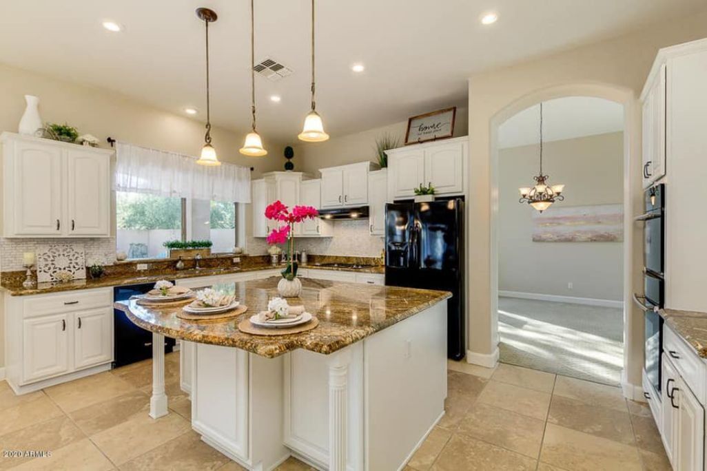 Chandler Arizona Cozy 5 Bedroom Pool House <br>Ready for Seasonal winter birds 