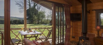 Romantic glamping cabin near beautiful Rye