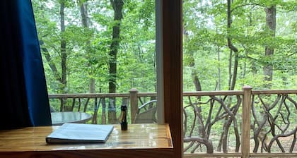 Pet-Friendly Sunrise Eco Container Cabin in the North Georgia Mountains