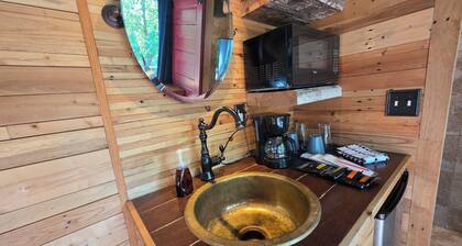 Pet-Friendly Sunrise Eco Container Cabin in the North Georgia Mountains
