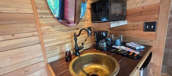 Pet-Friendly Sunrise Eco Container Cabin in the North Georgia Mountains