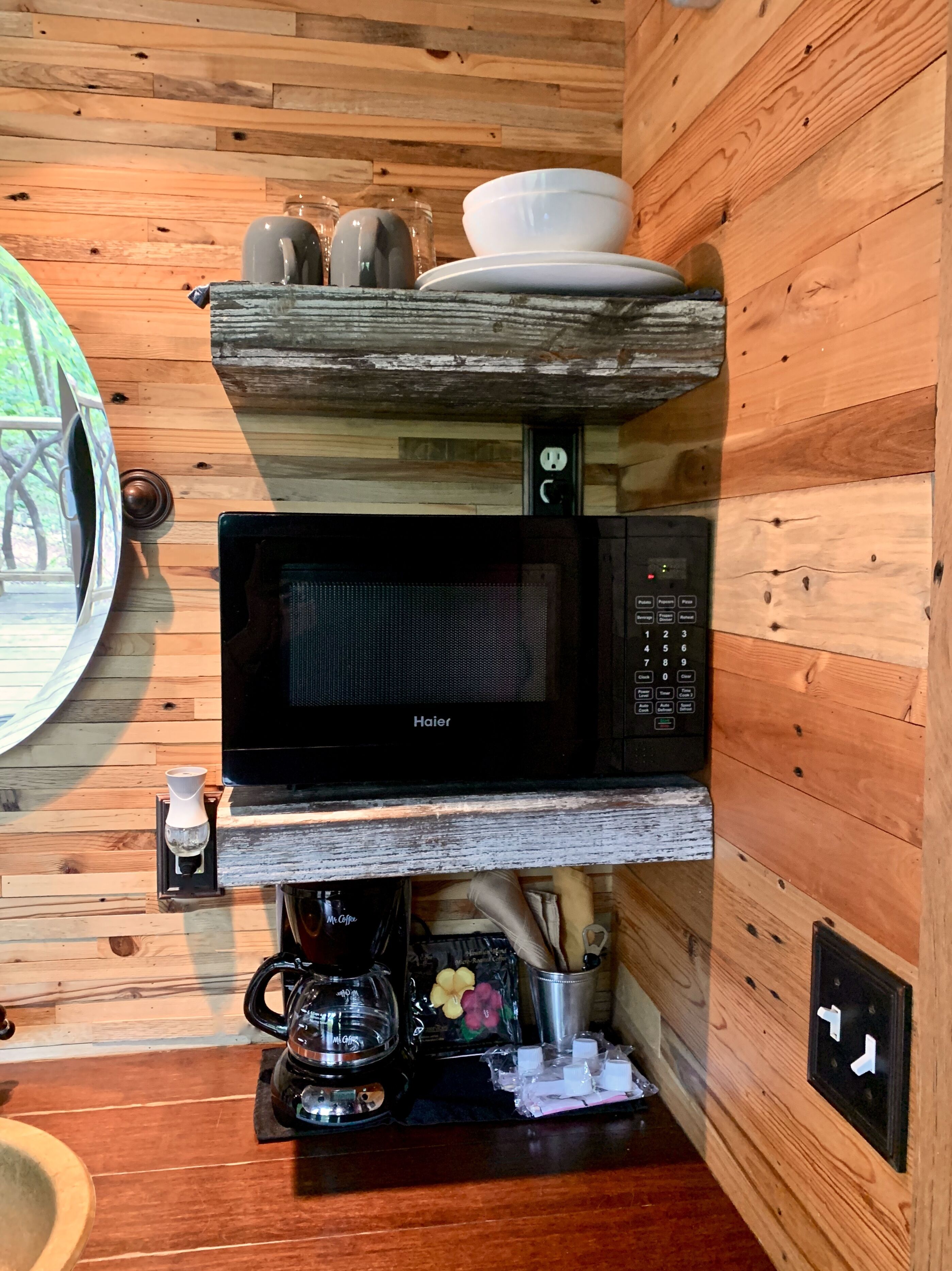 冰箱、微波炉、茶具/咖啡用具、厨具/餐具