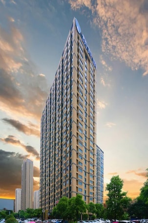 Exterior. New Beacon Chuyue Hotel