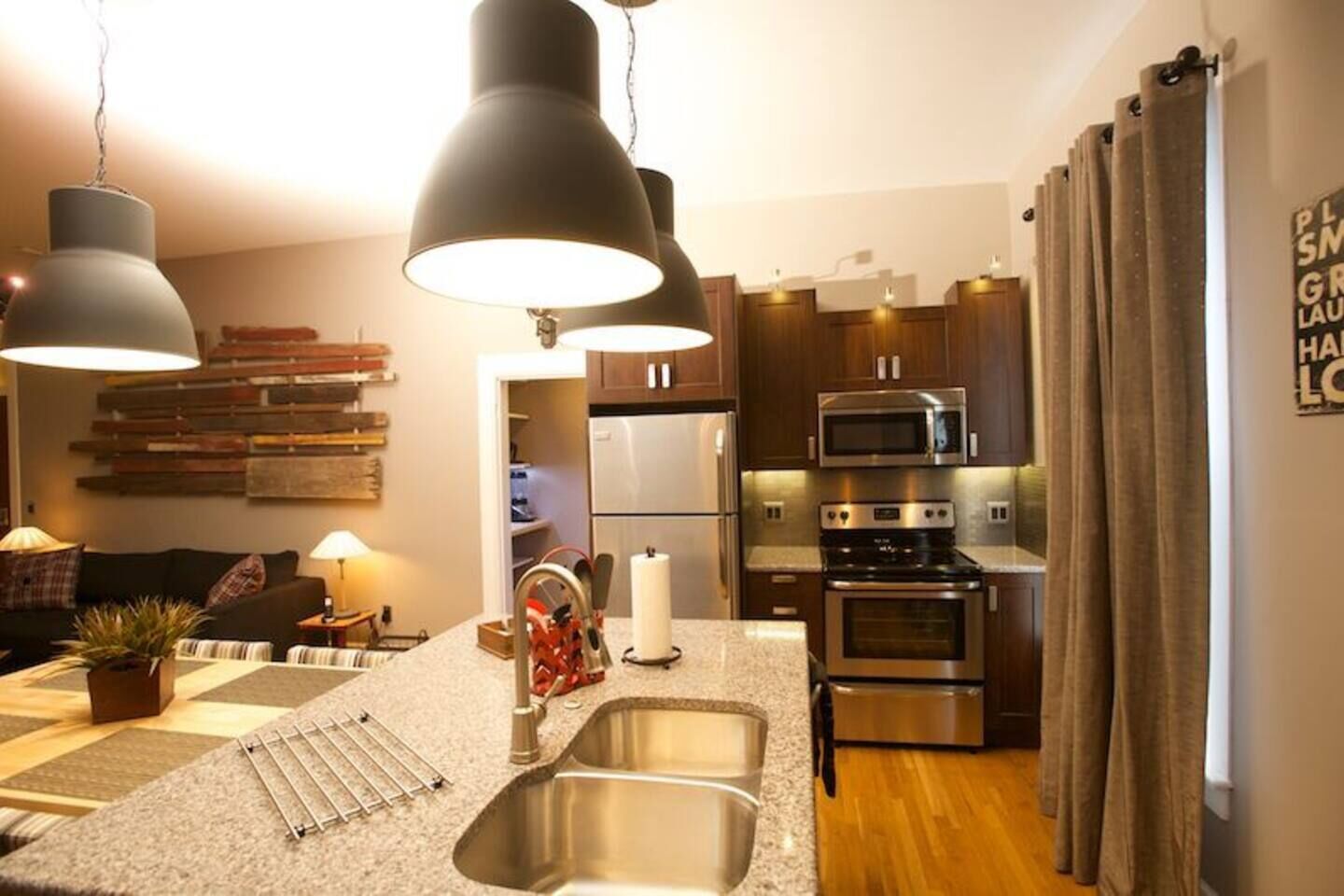 雪櫃、微波爐、焗爐、爐具