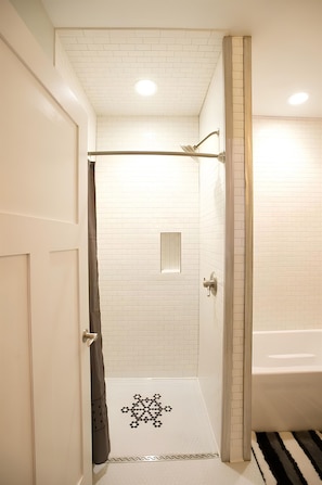 Tina, amenidades de baño ecológicas, secadora de cabello, toallas