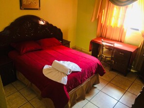Individually furnished, free WiFi - Cuna Maya B&B (Copan Ruinas)