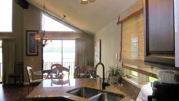 House | Living room | TV, fireplace