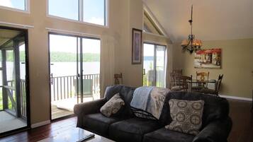 House | Living room | TV, fireplace