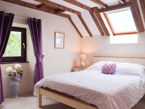 2 bedrooms, free WiFi, bed sheets - Hay Barn - Dinas Country Club (Dinas Cross, near Newport)