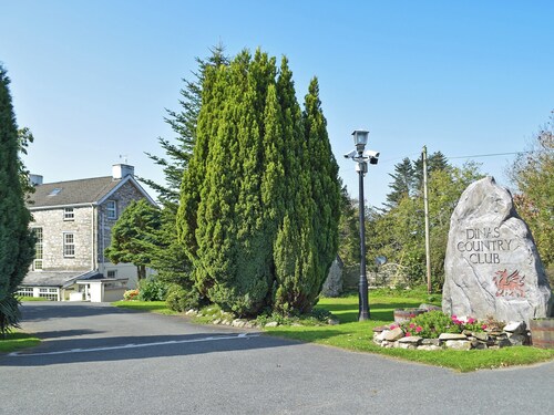 Hay Barn - Dinas Country Club