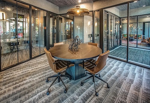 Luxury Furnished Apartments by Hyatus Downtown at Yale