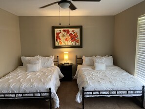 5 عدّة غرف نوم ومكواة/لوح كي وواي فاي مجا نًا وملاءات أسرّة