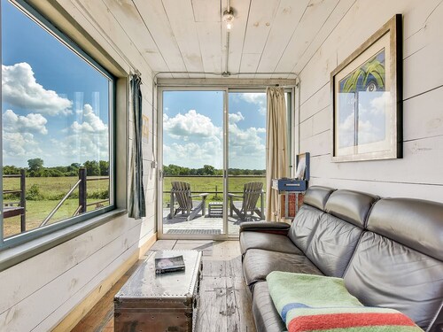 Flophouze Shipping Container Hotel - Houze 3