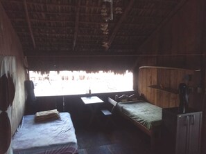 Basic Room | Free WiFi - Pelicano Surf Camp (La Libertad)