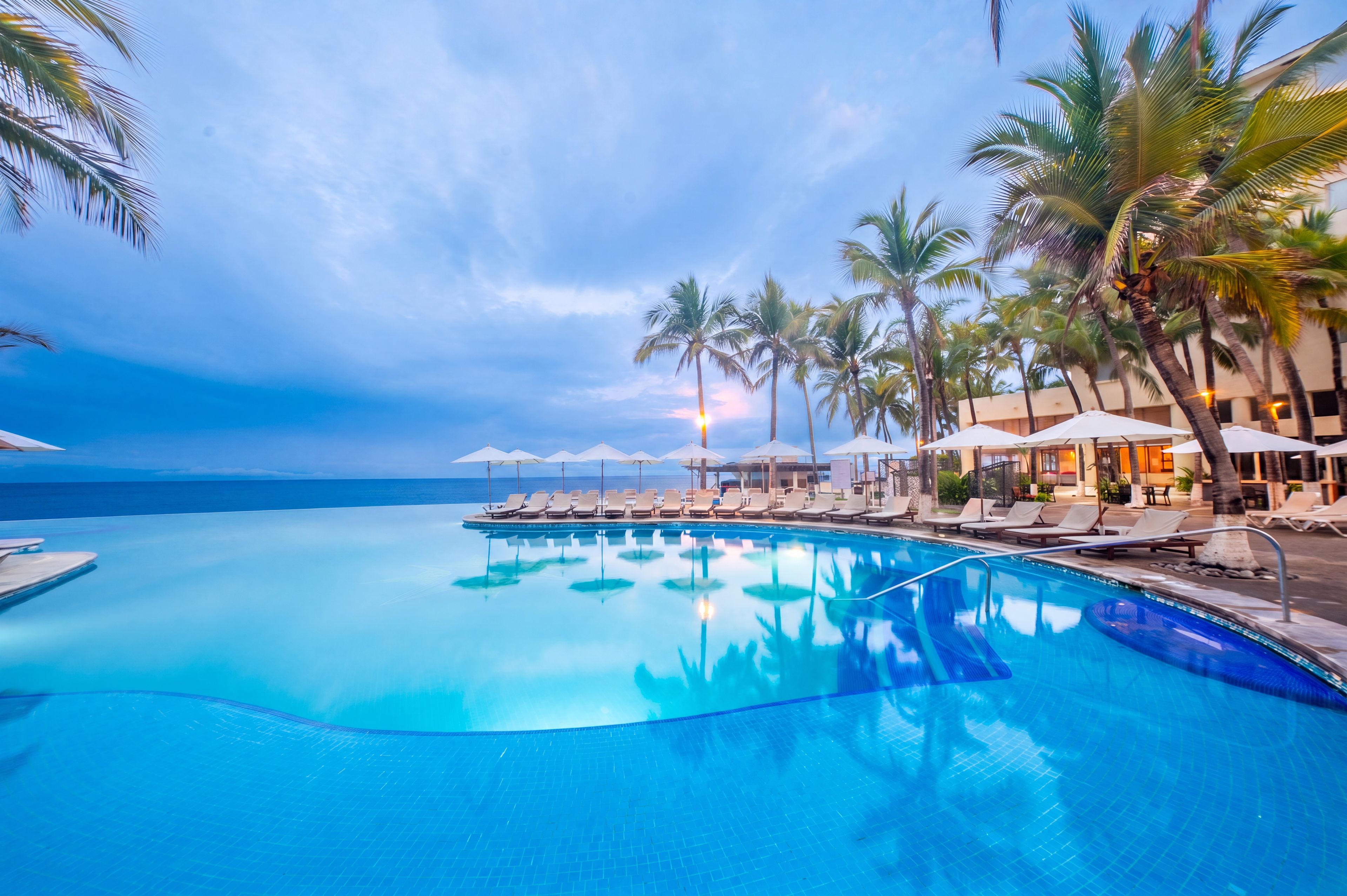 Infinity pool