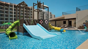3 piscine all'aperto, ombrelloni da piscina