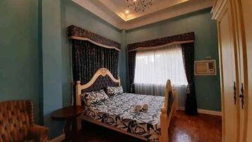 Villa | 4 bedrooms, iron/ironing board, free WiFi, bed sheets