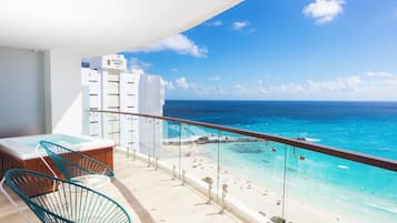 Altitude Master Suite, Ocean front | Banheira de hidromassagem particular