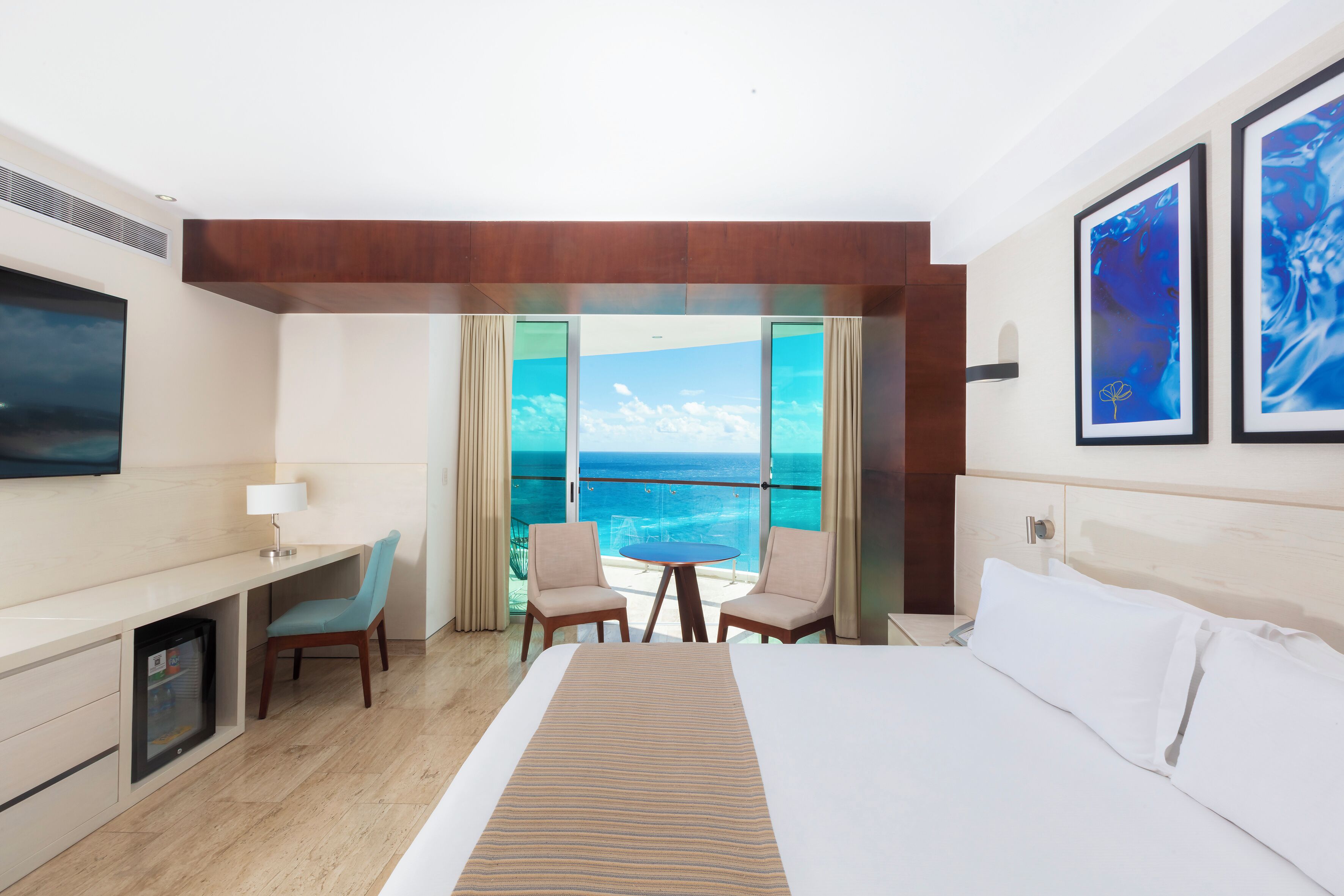 Altitude Master Suite, Ocean front | Premium bedding, down comforters, pillowtop beds, in-room safe