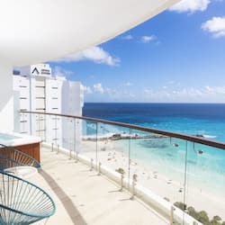 Altitude Master Suite, Ocean front | Private spa tub