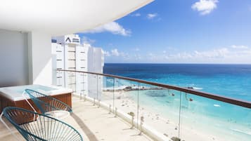 Altitude Master Suite, Ocean front | Tina de hidromasaje privada