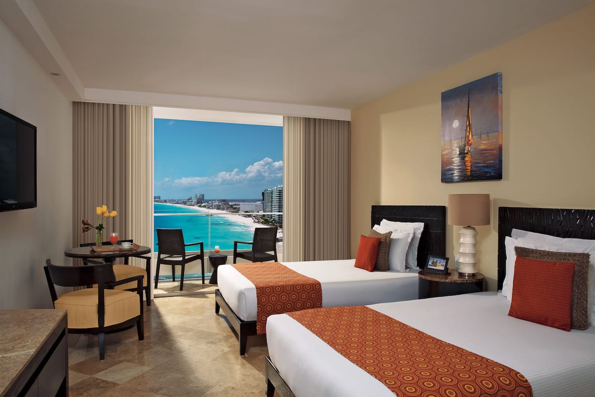 Deluxe Room, 2 Katil Kelamin (Double), Ocean View | 1 bilik tidur, peralatan tempat tidur premium, gebar bulu kapas