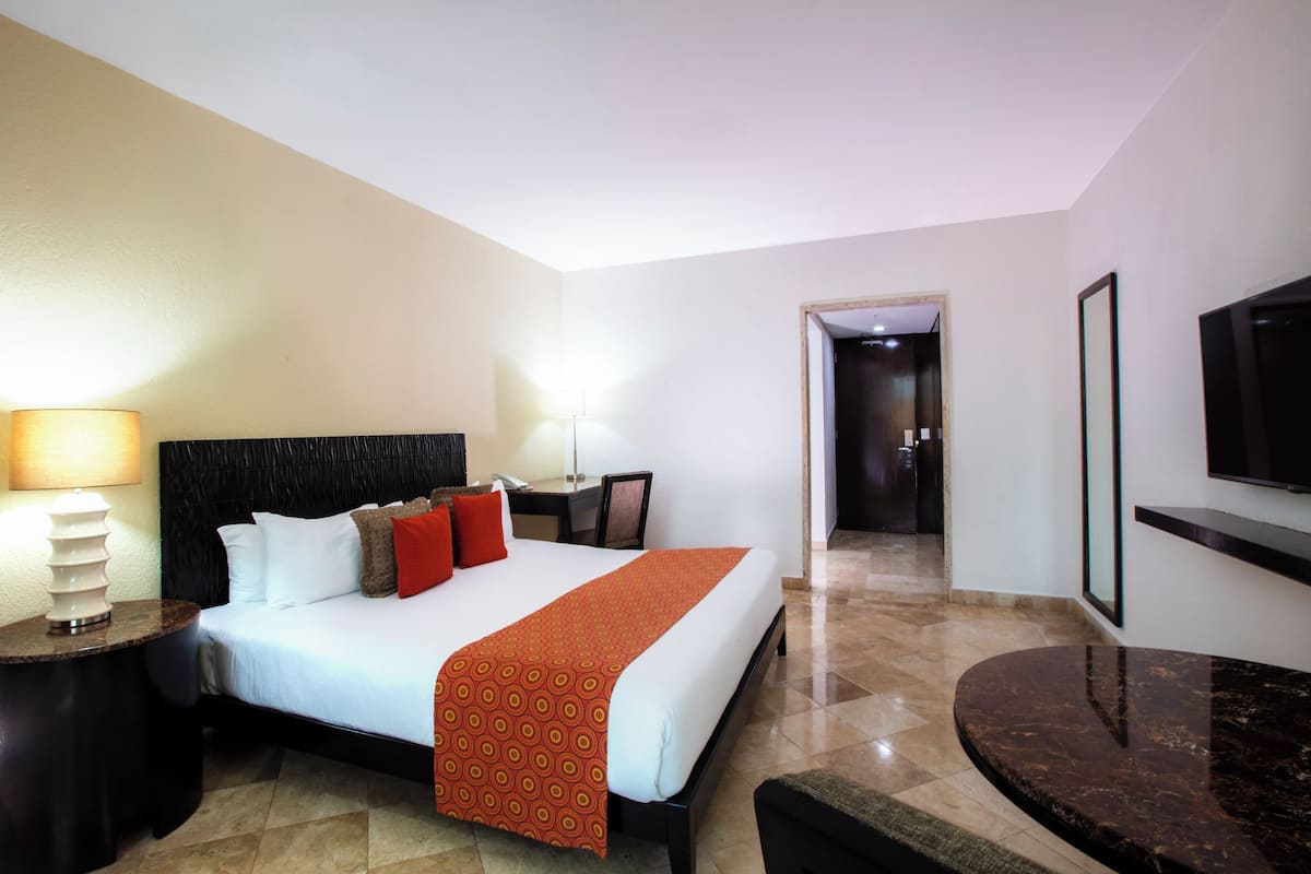 1 soveværelse, premium-sengetøj, dundyner, senge med topmadrasser