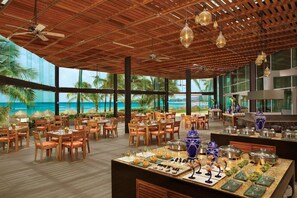 Breakfast buffet - Krystal Grand Cancun All Inclusive (Cancun)