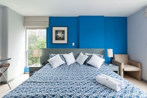 Blackout curtains, free WiFi, bed sheets - Loslan Real Estate (Medellín)