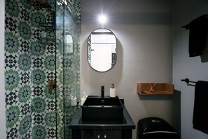 Comfort Apartment | Bathroom