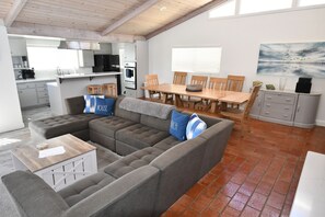 Smart TV, fireplace, DVD player