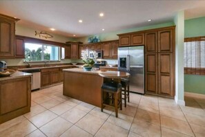 Fridge, microwave, oven, stovetop - Stunning Keys home w/pool, jetted tub, elevator & more! (Tavernier)