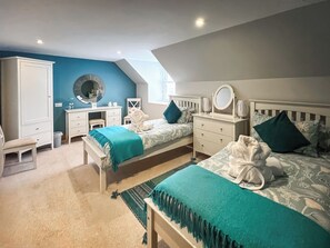 4 多间卧室、免费 WiFi、床单