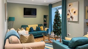 TV - 4 bedroom accommodation in Ballantrae, near Girvan (Ballantrae, near Girvan)